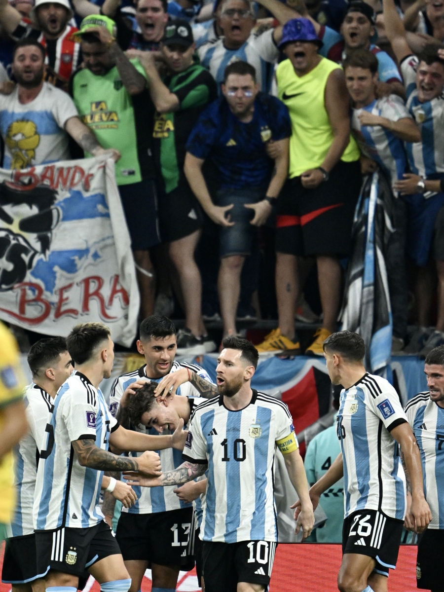 爱游戏体育-巴萨轻取那不勒斯，萨内扛起全队