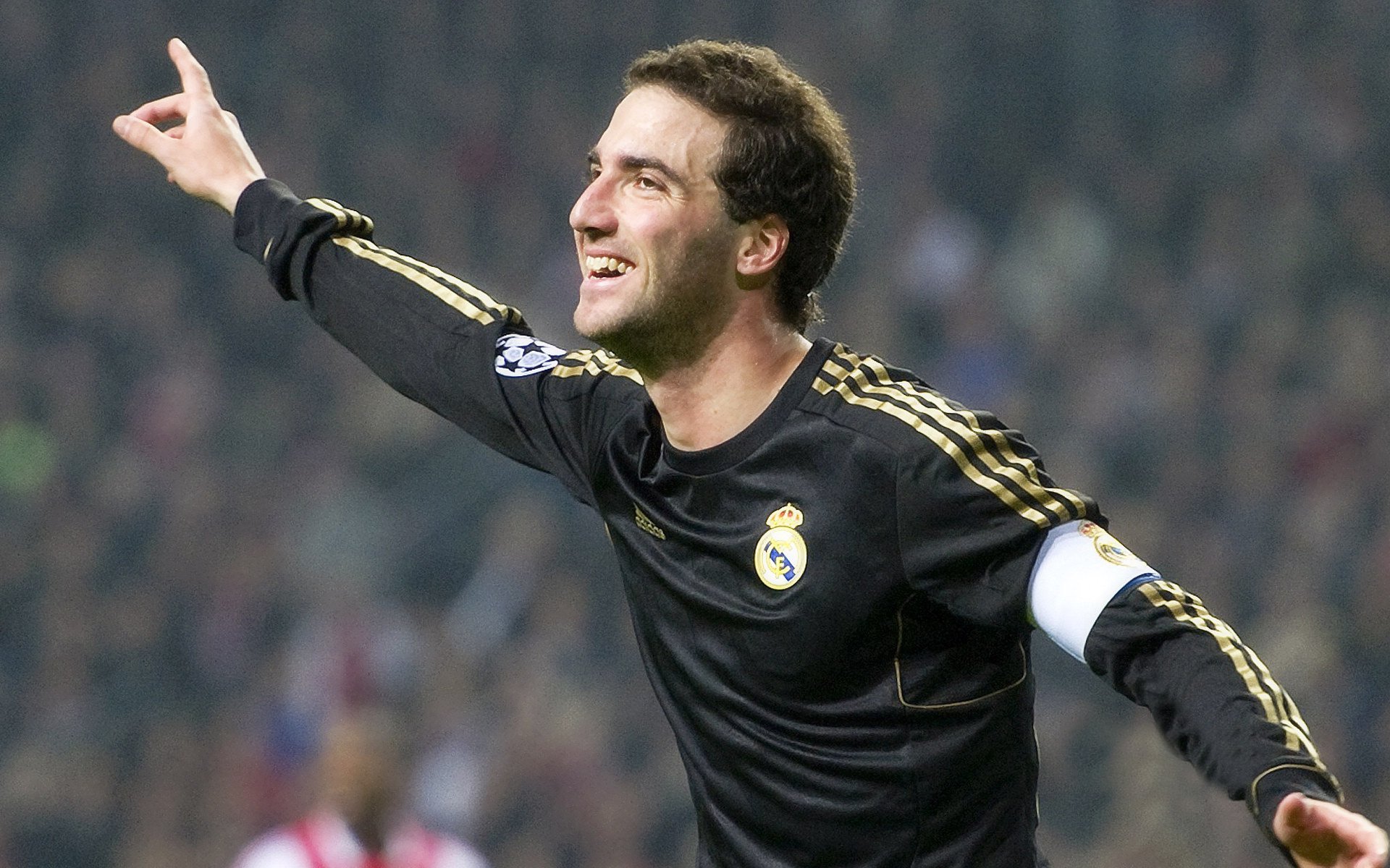 奥斯梅恩孤星难照,洪都拉斯闪电战撕碎尼日利亚足球幻梦