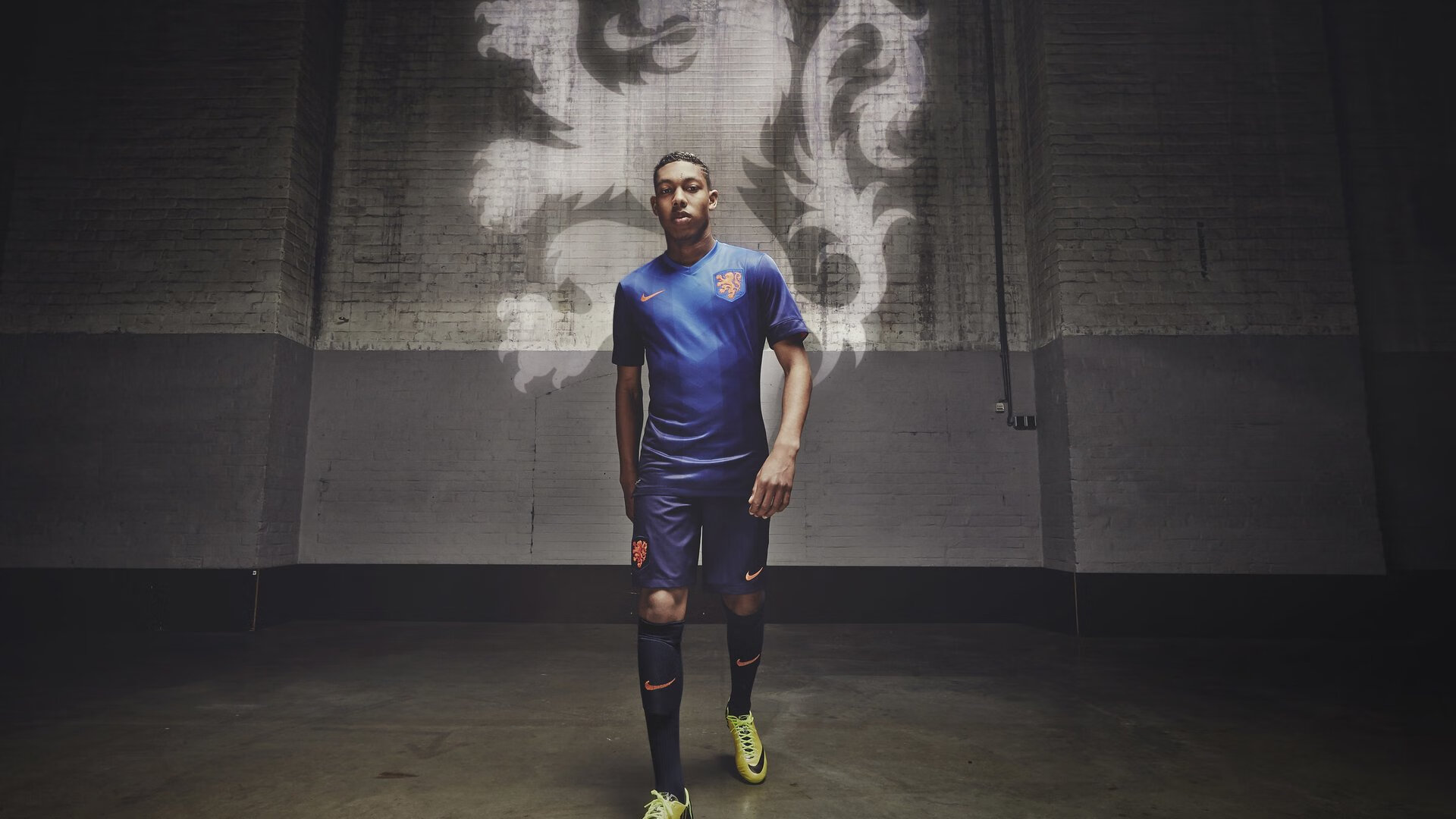 东决关键战焦点战，威尔士红龙如何以弱胜强，复刻绿茵场上的逆袭神话？