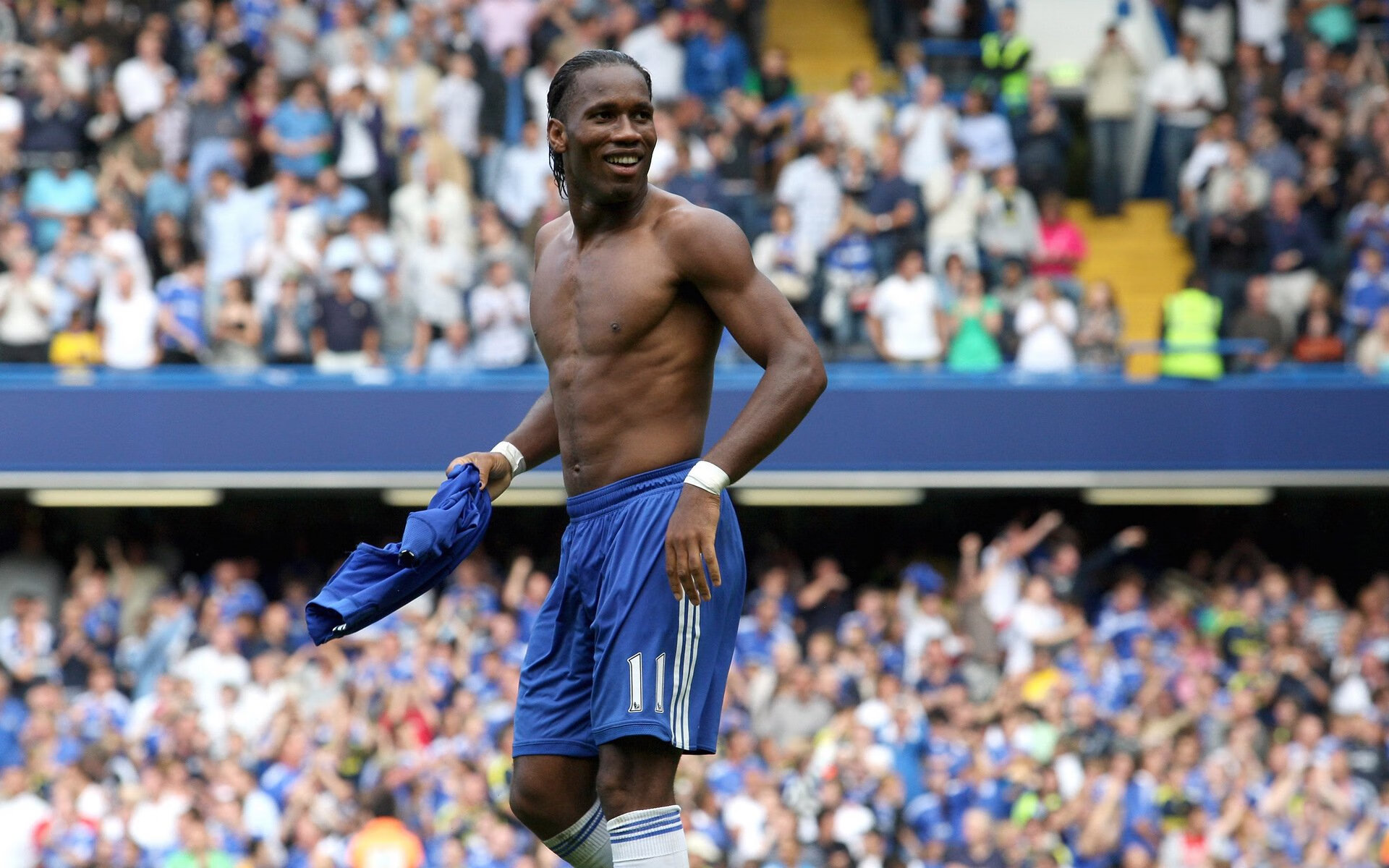 爱游戏官方入口-克莱一箭穿心，黄蜂蛰伤火箭，所谓提前失去悬念，不过是千百次坠落后开出的花